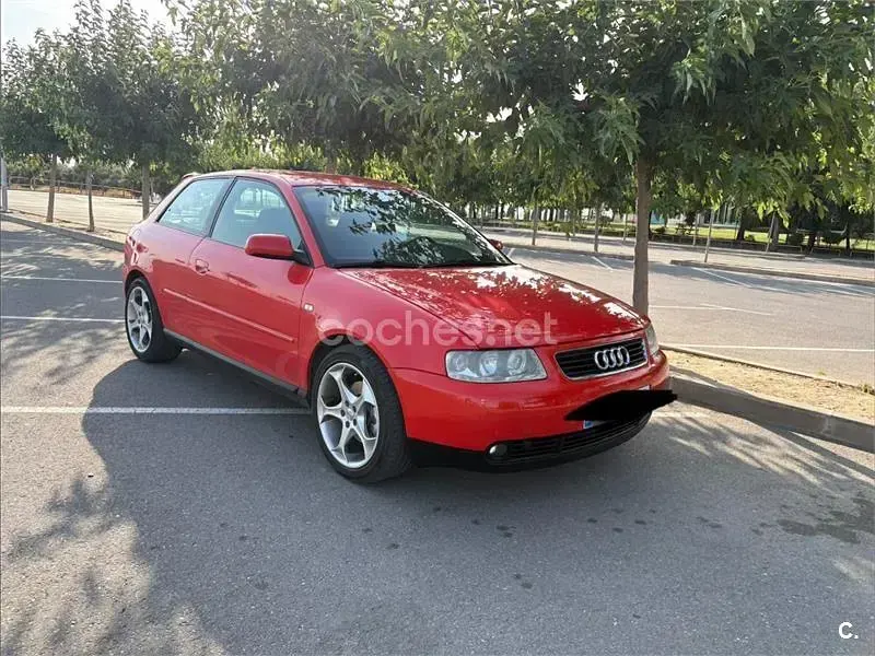 Usado Audi A3 Ambition 150 CV (110 kW) 2001 Rojo Utilitario