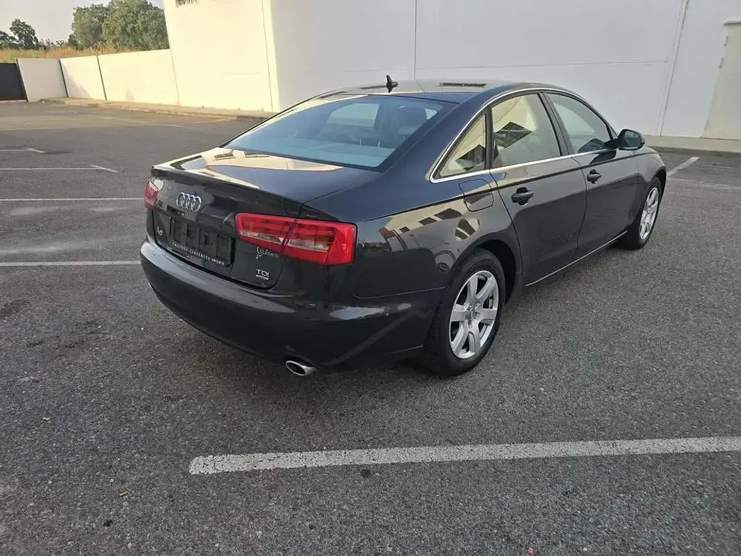 Usado Audi A6 204 CV (150 kW) 2011 Gris Berlina
