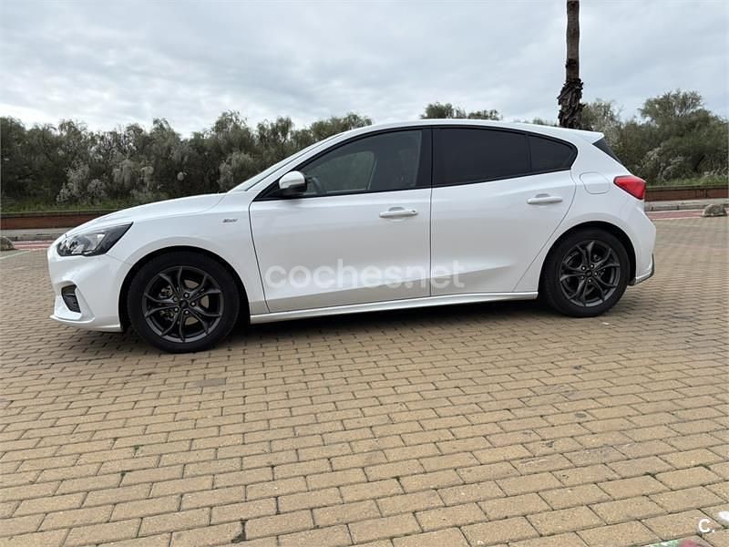 Usado Ford Focus ST-Line 120 CV (88 kW) 2019 Blanco Berlina