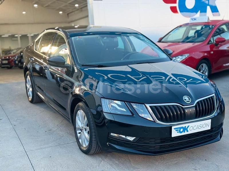 Usado Skoda Octavia Ambition 115 CV (84 kW) 2021 Negro Berlina