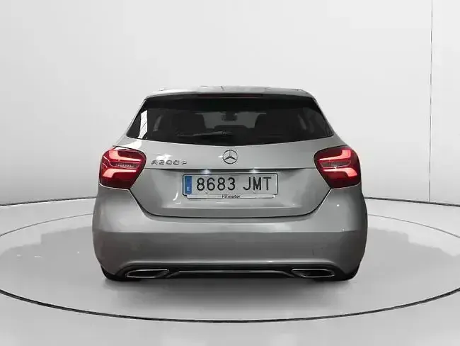 Usado Mercedes A200 Style 136 CV (100 kW) 2016 Gris Utilitario