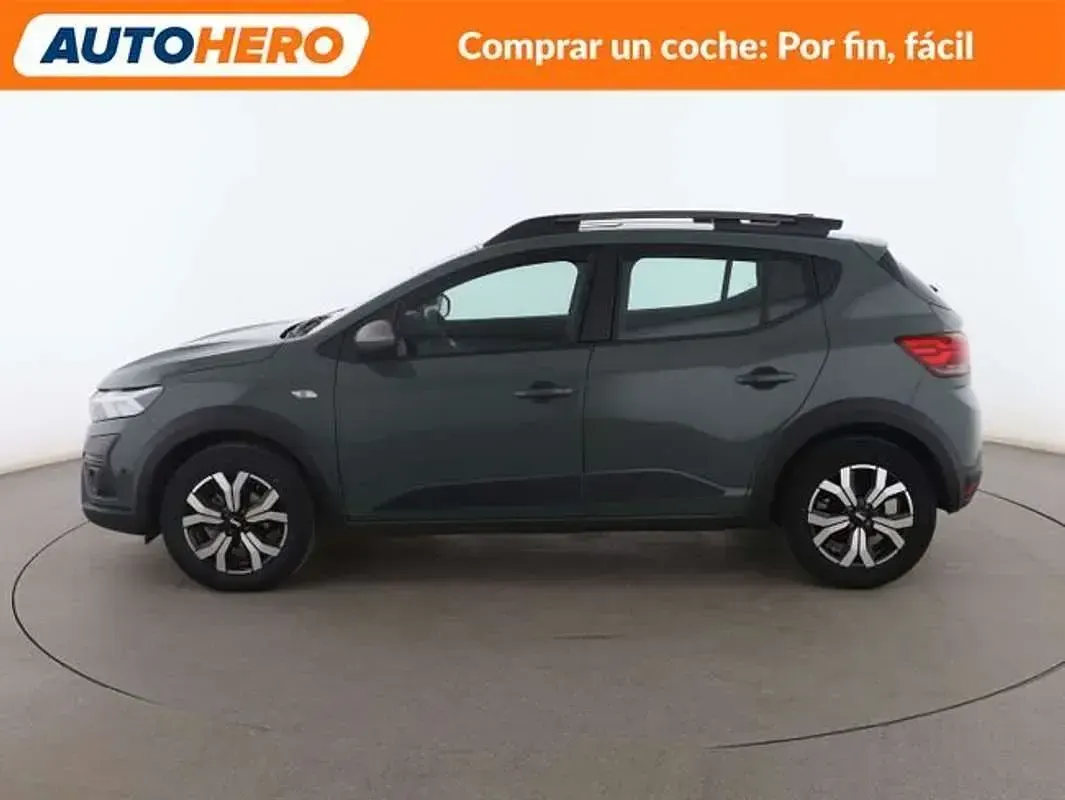 Usado Dacia Sandero Expression 91 CV (66 kW) 2023 Verde Utilitario