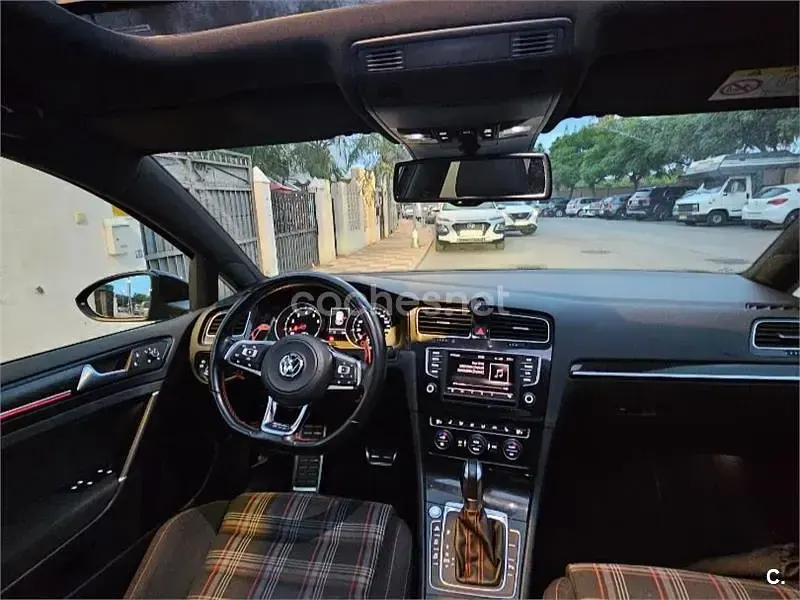 Usado VW Golf VII GTI 230 CV (169 kW) 2016 Negro Berlina
