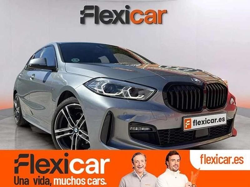Gris Usado 2024 BMW 118 Utilitario | 27.990 € (Un poco caro) - Imagen 1/4