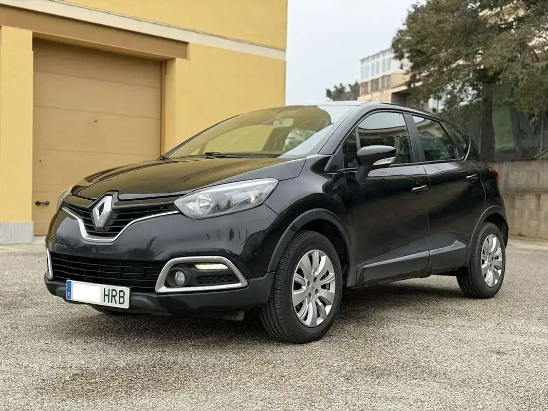 Usado Renault Captur Intens 90 CV (66 kW) 2013 Negro SUV