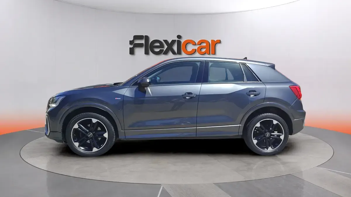 Usado Audi Q2 Premium 110 CV (80 kW) 2021 Gris SUV
