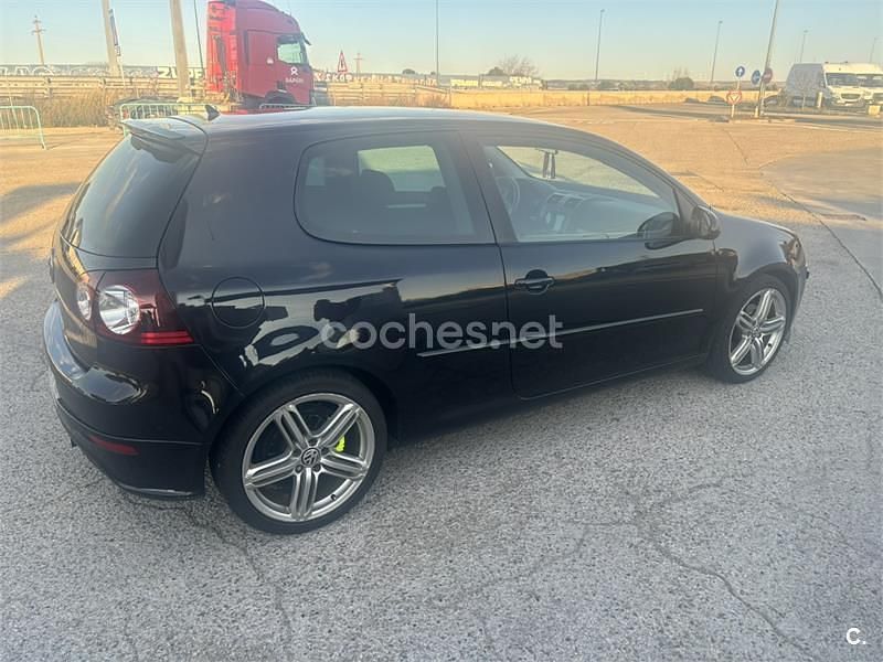 Usado VW Golf V Sportline 140 CV (102 kW) 2007 Negro Berlina