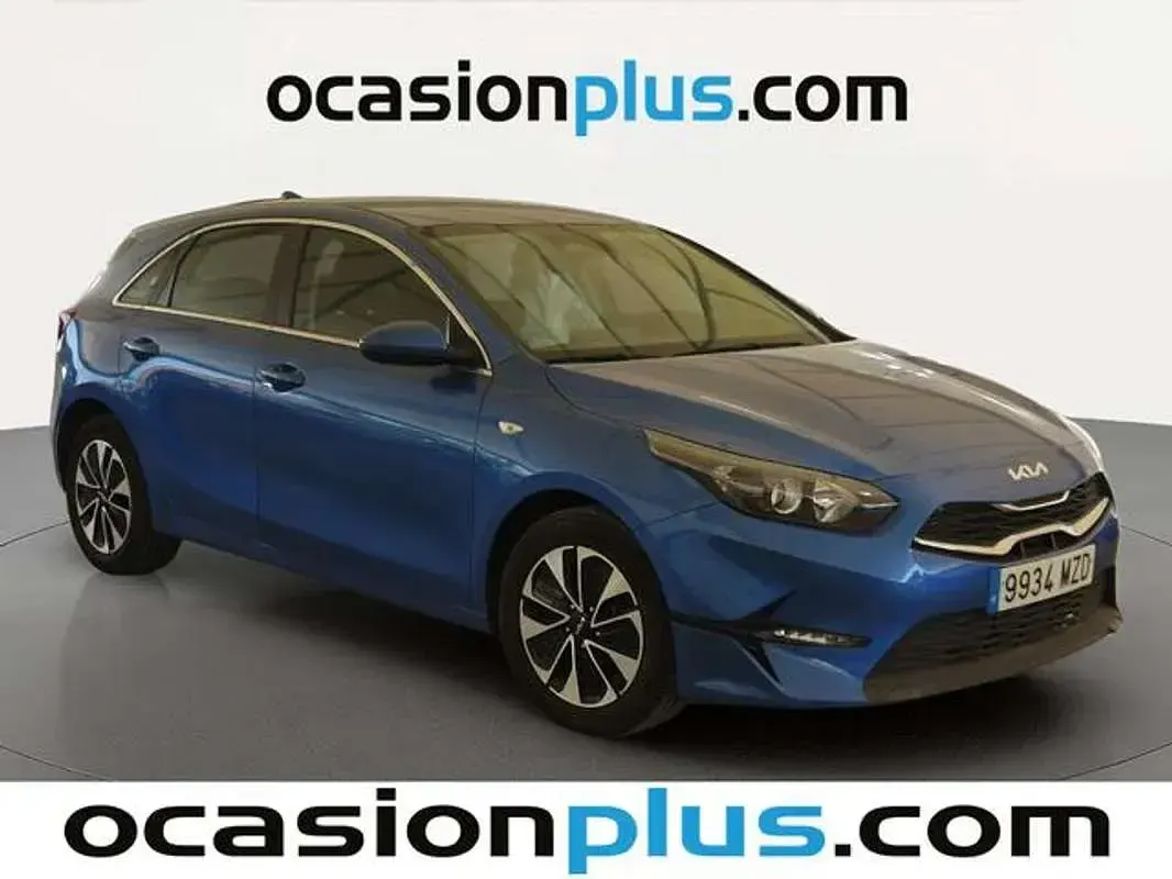 Usado Kia Ceed 101 CV (74 kW) 2025 Azul Utilitario