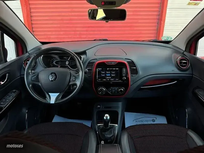 Usado Renault Captur XMOD 90 CV (66 kW) 2016 Rojo SUV