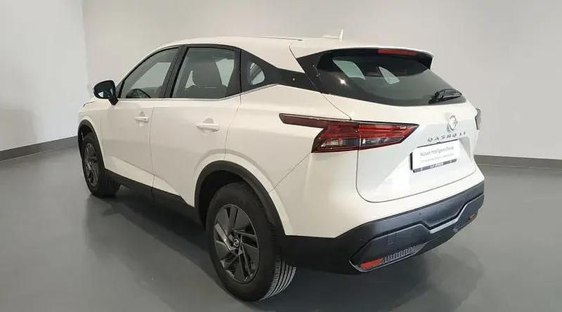 Usado Nissan Qashqai Acenta 140 CV (102 kW) 2022 Sapporo white (sólido) SUV