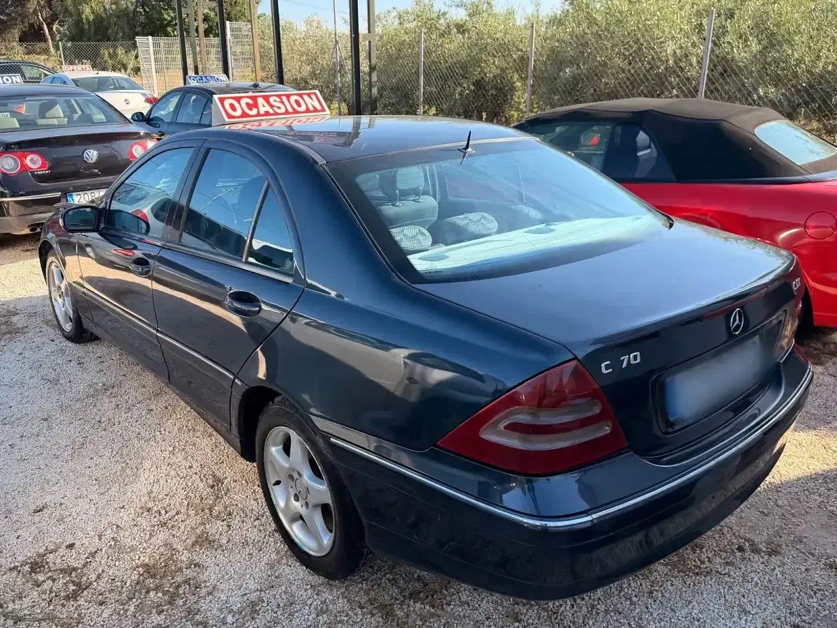 Usado Mercedes C270 Elegance 170 CV (125 kW) 2001 Azul Berlina