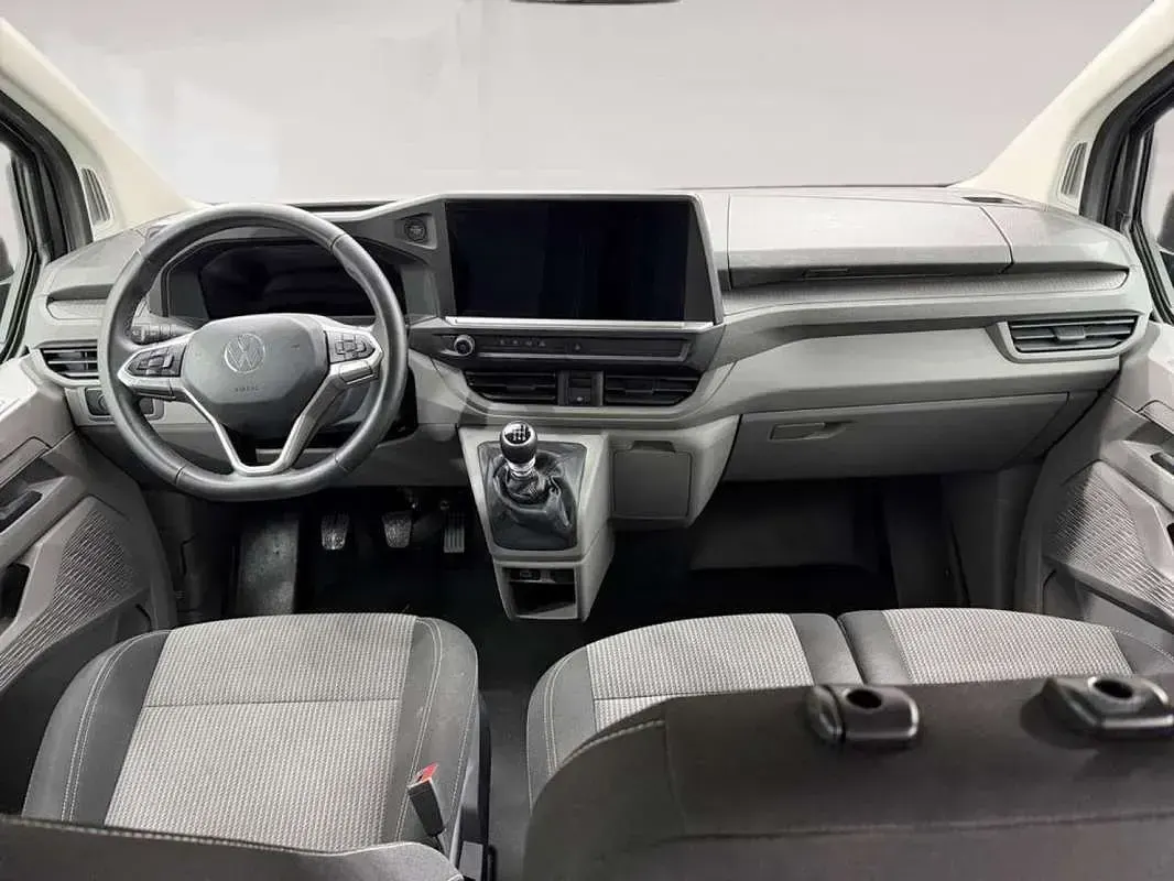 Usado VW Caravelle 110 CV (80 kW) 2025 Gris Van