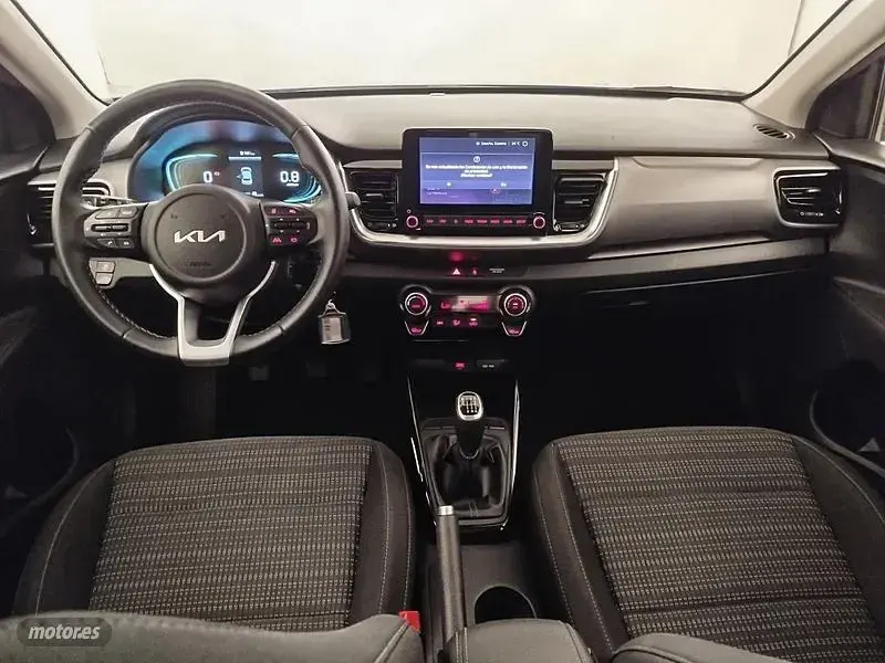 Usado Kia Stonic 100 CV (73 kW) 2025 SUV