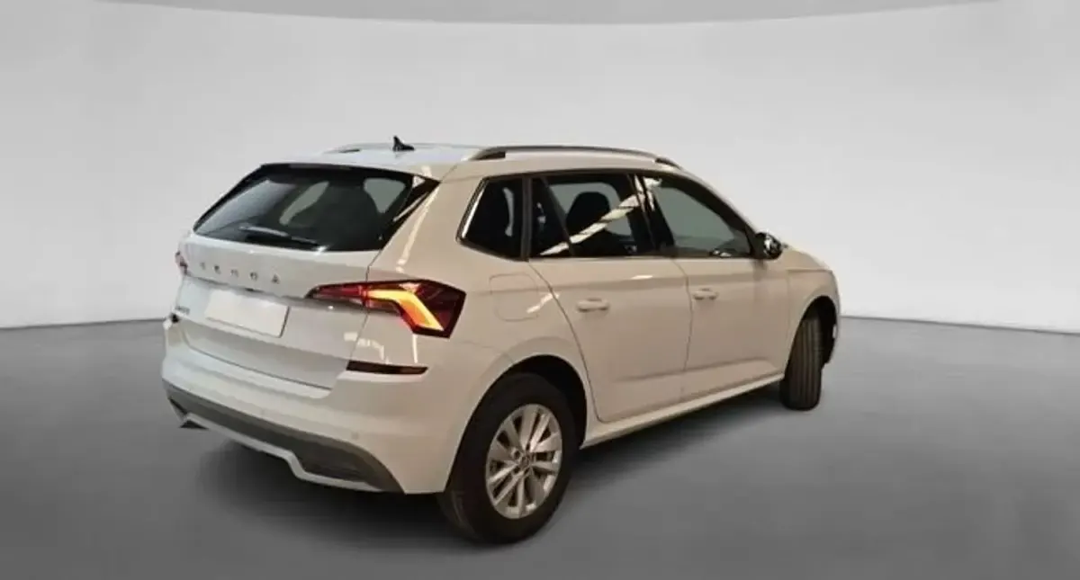 Usado Skoda Kamiq Ambition 150 CV (110 kW) 2023 Blanco SUV