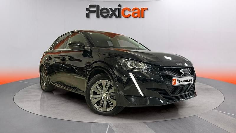 Usado Peugeot 208 Allure 100 kW (136 CV) 2022 Negro Utilitario