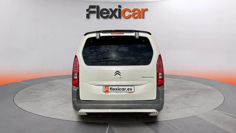 Usado Citroën Berlingo Feel 102 CV (75 kW) 2022 Marrón Monovolumen