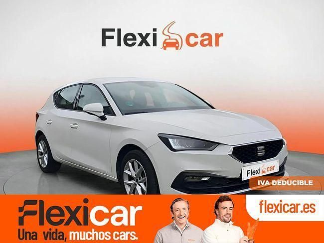 Usado Seat Leon Style 130 CV (95 kW) 2020 Blanco Familiar