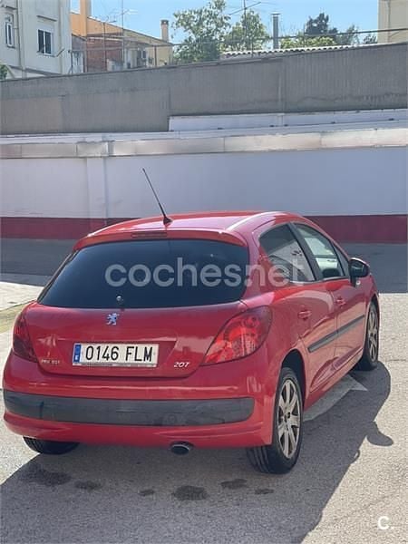 Usado Peugeot 207 90 CV (66 kW) 2007 Rojo Berlina