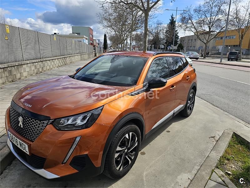 Usado Peugeot 2008 Allure 130 CV (95 kW) 2023 Naranja SUV