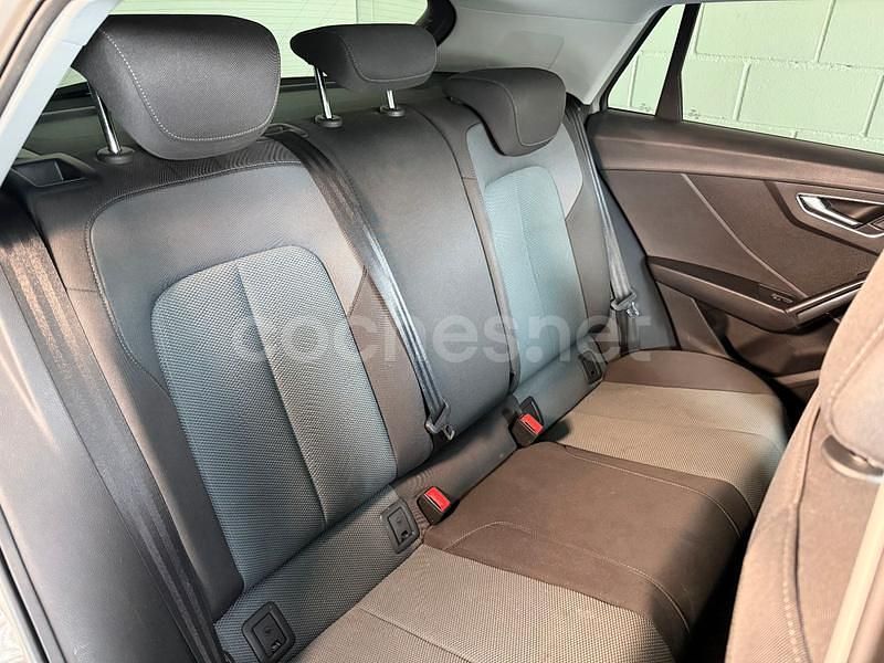 Usado Audi Q2 Advanced Plus 116 CV (85 kW) 2020 Gris / plata SUV