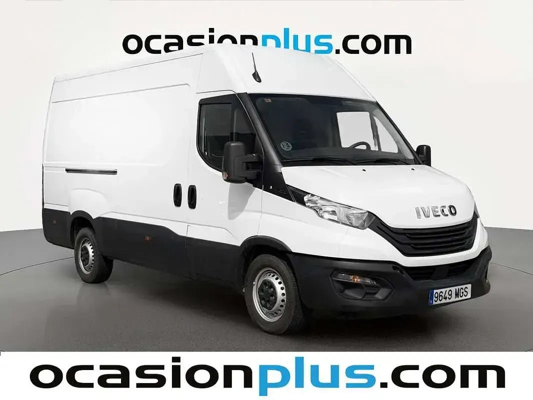 Usado Iveco Daily 156 CV (114 kW) 2023 Blanco Van