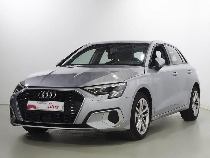 Usado Audi A3 Advanced Plus 116 CV (85 kW) 2023 Gris / plata Berlina