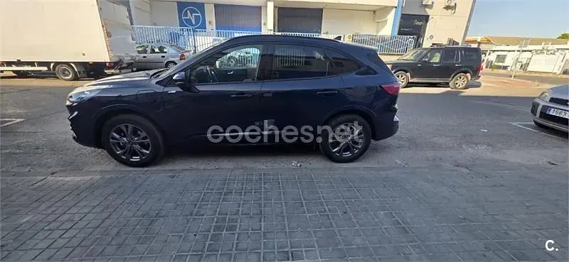 Usado Ford Kuga ST-Line 225 CV (165 kW) 2022 Azul SUV