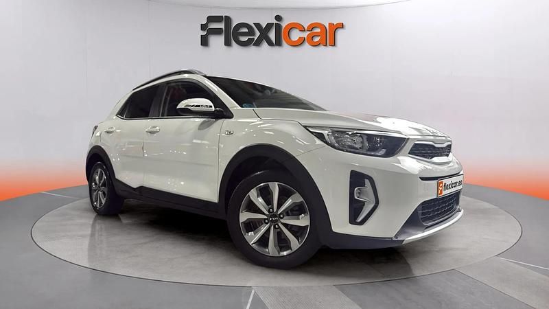 Usado Kia Stonic 101 CV (74 kW) 2022 Blanco SUV