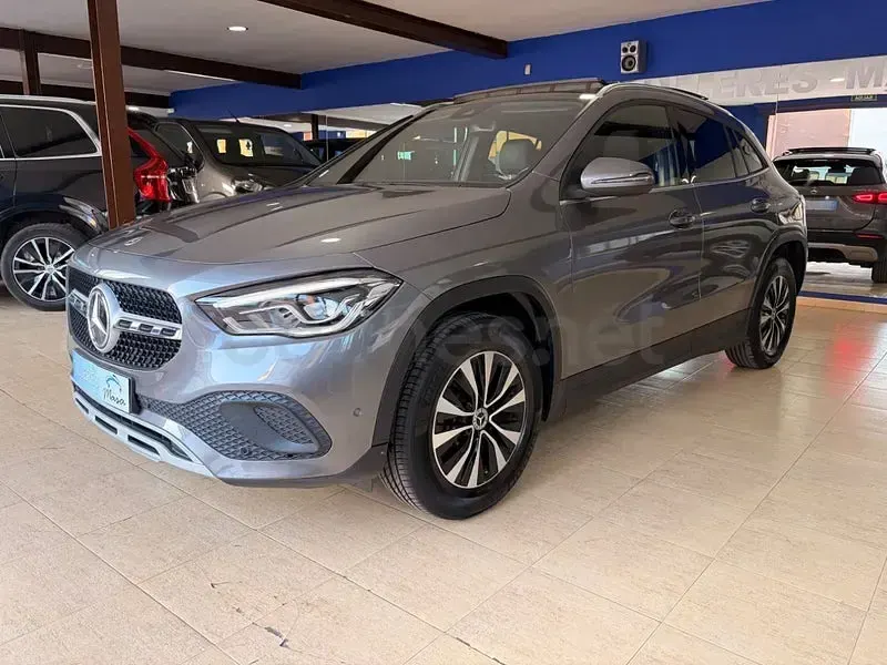 Usado Mercedes GLA250 218 CV (160 kW) 2022 Gris / plata SUV