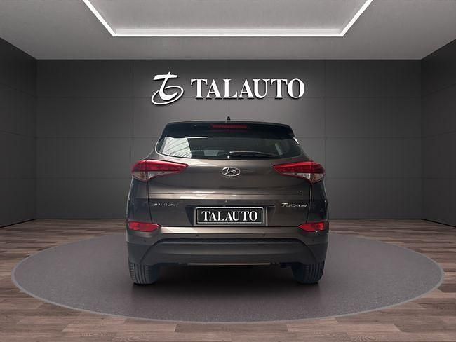 Usado Hyundai Tucson 131 HP (96 kW) 2016 Castanho SUV