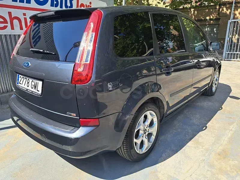 Usado Ford C-MAX Trend 109 CV (80 kW) 2009 Gris / plata Monovolumen