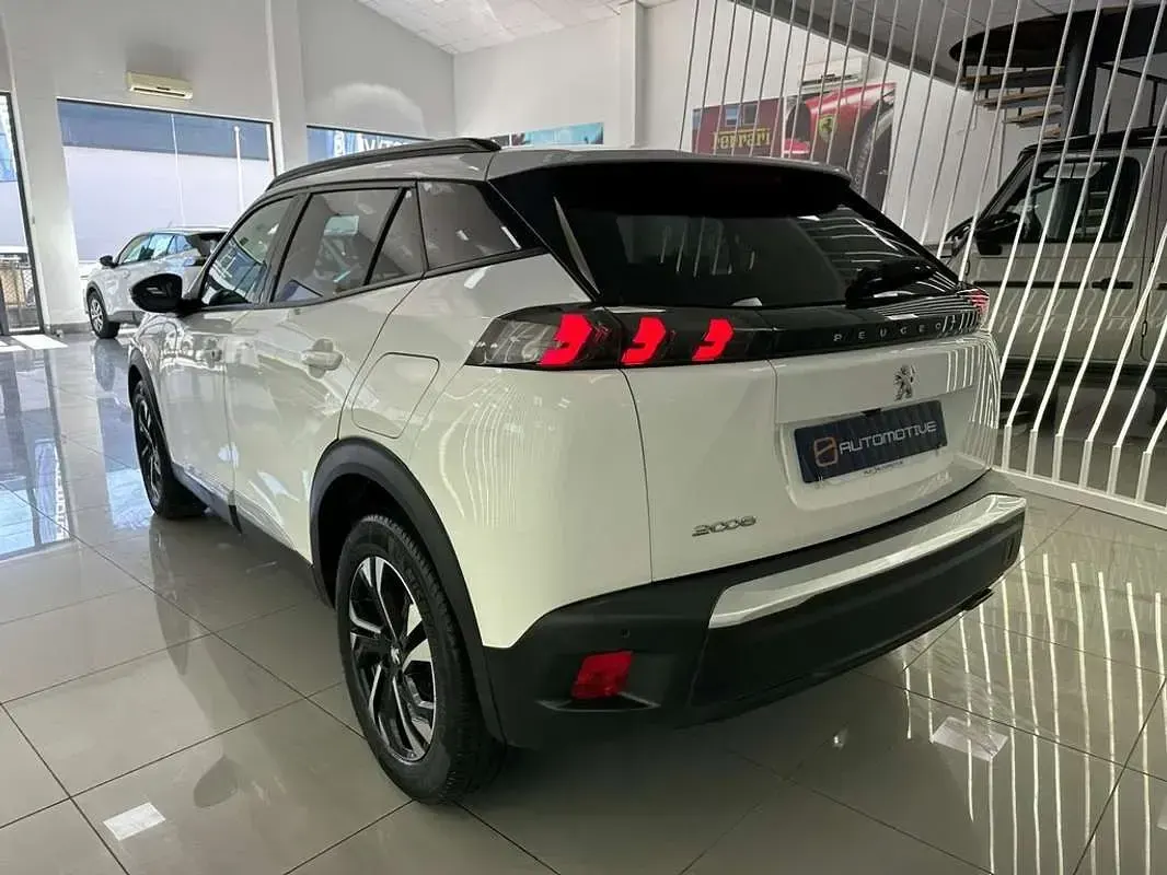 Usado Peugeot 2008 Allure 109 CV (80 kW) 2021 Blanco SUV