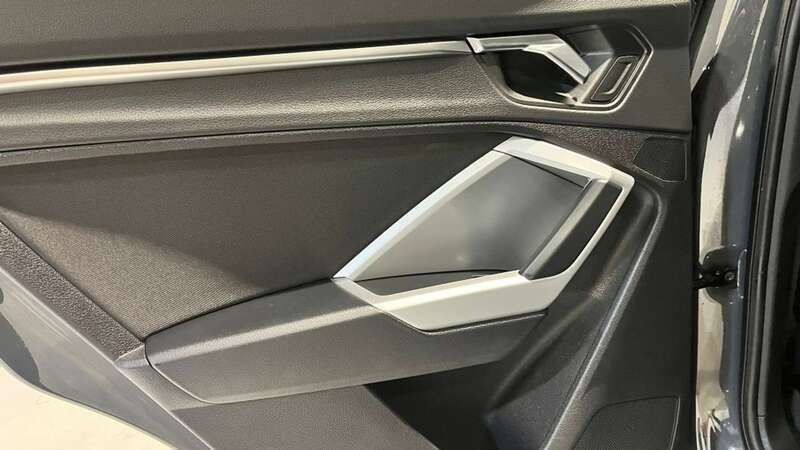 Usado Audi Q3 Advanced 150 CV (110 kW) 2019 Gris SUV