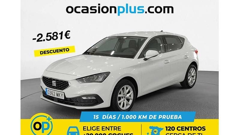 Usado Seat Leon Style 131 CV (96 kW) 2023 Blanco Utilitario