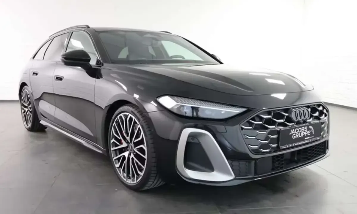Usado Audi S5 367 CV (269 kW) 2025 Negro Familiar