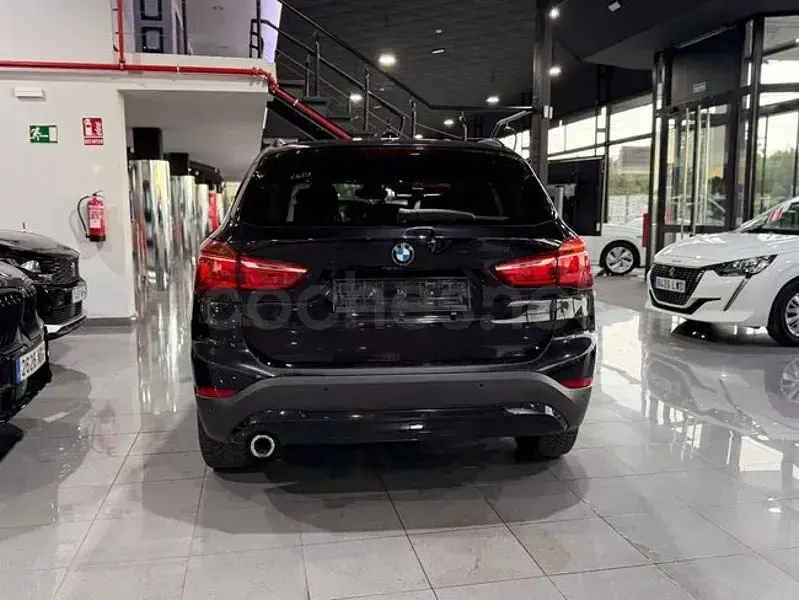 Usado BMW X1 Comfort Edition 116 CV (85 kW) 2021 Negro SUV