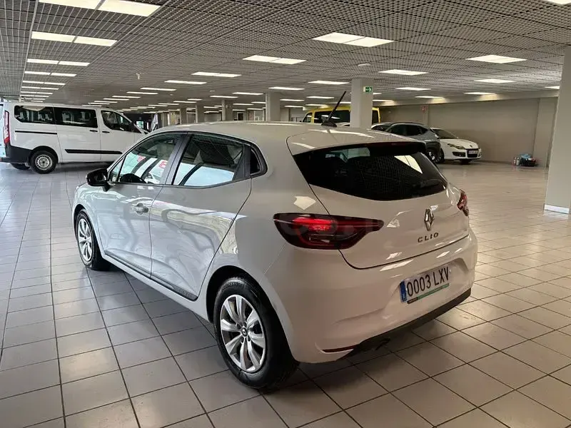 Usado Renault Clio V Business 100 CV (73 kW) 2022 Blanco Berlina