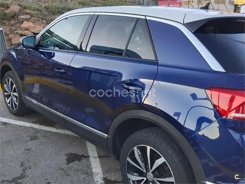 Usado VW T-Roc Advance 115 CV (84 kW) 2019 Azul SUV