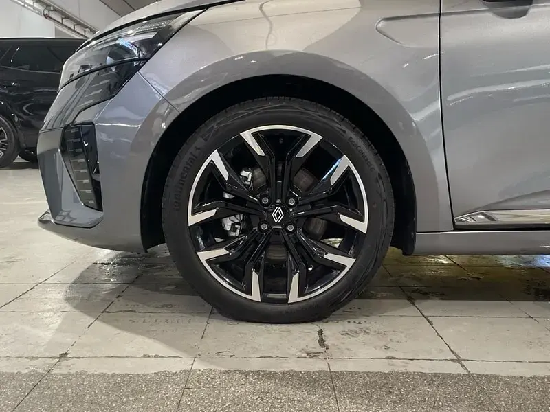 Nuevo Renault Clio V Techno 143 CV (105 kW) 2025 Gris Berlina
