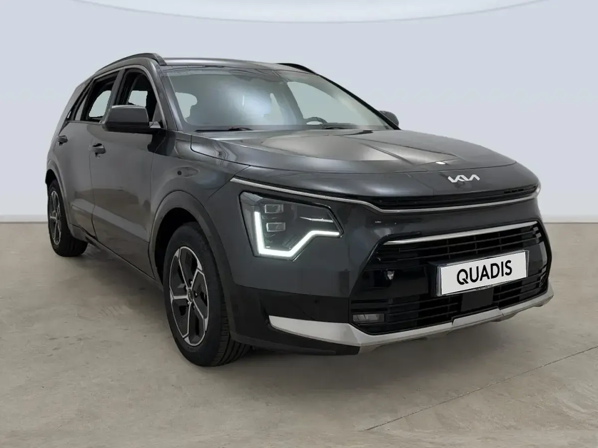 Usado Kia Niro 141 CV (103 kW) 2022 Gris SUV