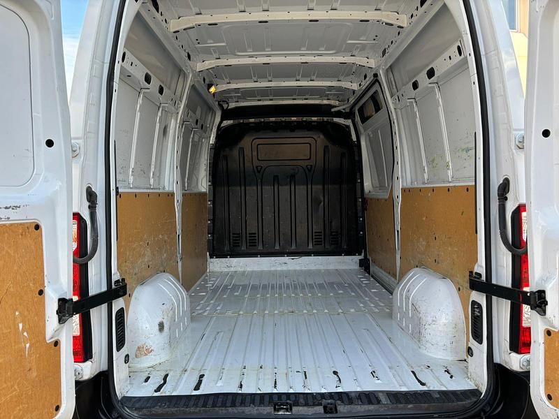 Usado Opel Movano 130 CV (95 kW) 2019 Blanco Berlina