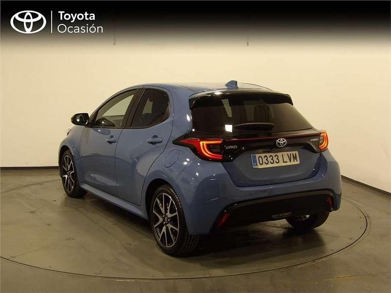 Usado Toyota Yaris Hybrid Style 116 CV (85 kW) 2021 Negro Utilitario