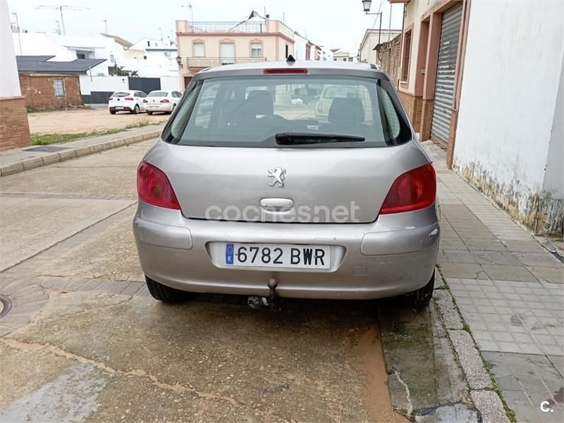 Usado Peugeot 307 90 CV (66 kW) 2002 Gris / plata Berlina