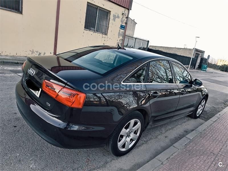 Usado Audi A6 177 CV (130 kW) 2012 Negro Berlina