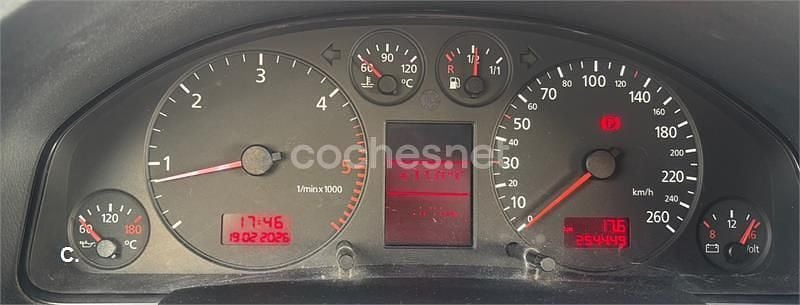 Usado Audi A6 150 CV (110 kW) 2000 Azul Berlina