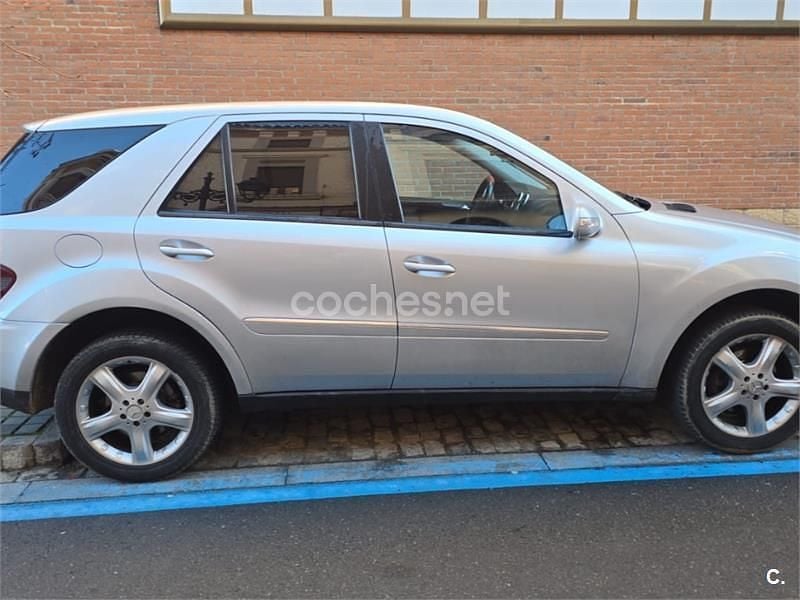 Usado Mercedes ML280 190 CV (139 kW) 2007 Gris / plata SUV