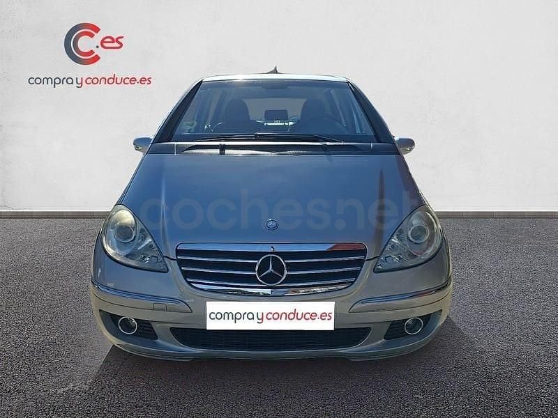 Usado Mercedes A160 Avantgarde 82 CV (60 kW) 2006 Gris / plata Monovolumen