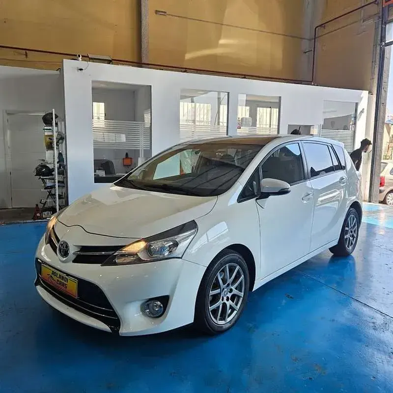 Usado Toyota Verso Business Edition 111 CV (81 kW) 2016 Blanco Monovolumen