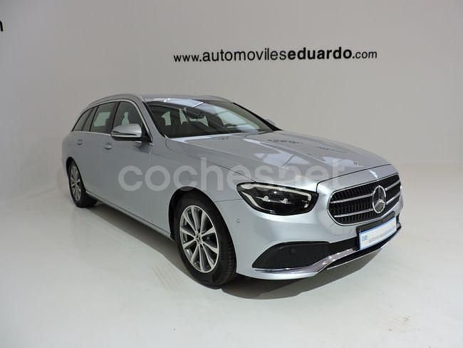 Usado Mercedes E220 194 CV (142 kW) 2021 Gris / plata Familiar