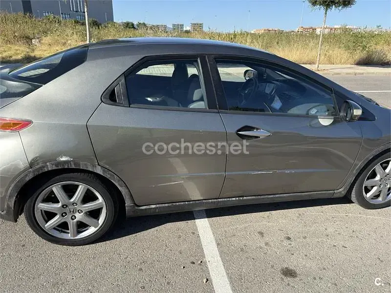 Usado Honda Civic Sport 140 CV (102 kW) 2006 Beige Berlina
